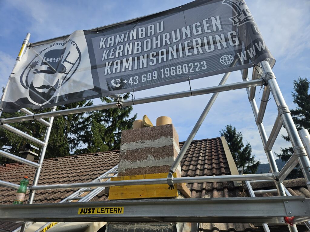 Plakat des Rauchfangkehrer Lenk auf einem Gerüst